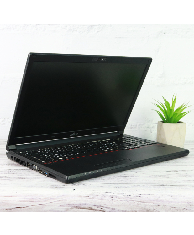 Ноутбук 15.6 Fujitsu LifeBook E556 Intel Core i5-6200U 16Gb RAM 256Gb SSD фото_1