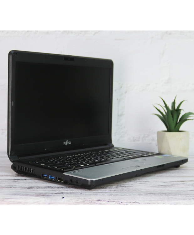 Ноутбук 13.3 Fujitsu Lifebook S762 Intel Core i5-3230M 4Gb RAM 500Gb HDD фото_1