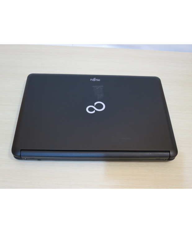 Ноутбук 15.6 Fujitsu Lifebook A530 Intel Core i5-430M 4Gb RAM 120Gb SSD фото_1