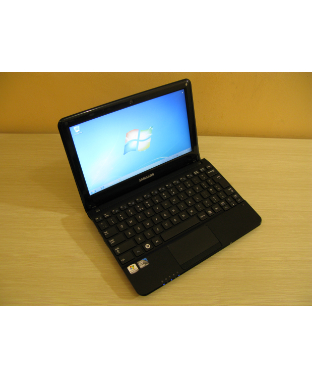 Ноутбук 10.1 Samsung NC110 Intel Atom N570 1Gb RAM 320Gb HDD фото_1